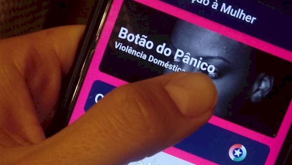 Mulher aciona Botão do Pânico e policiais militares impedem o pior em Indaial