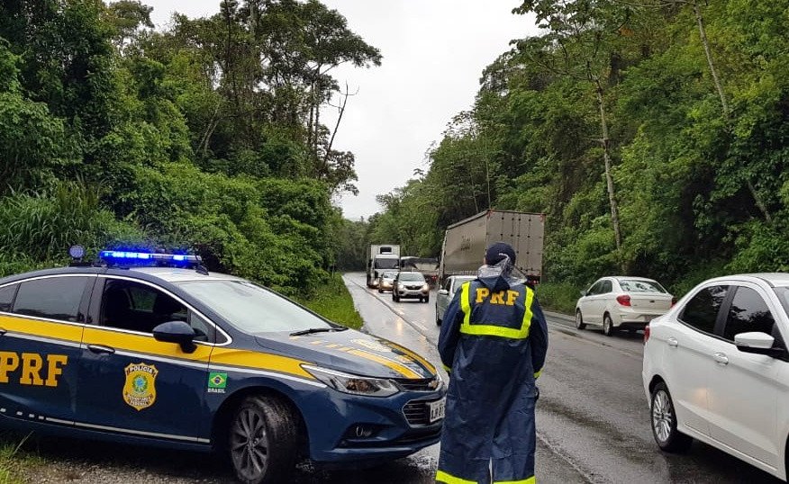 Cinco pessoas morrem em rodovias federais de SC durante o feriadão de Páscoa