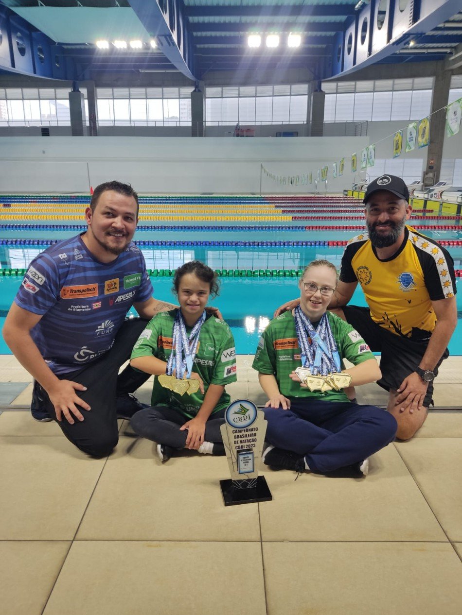 Paratletas de Blumenau conquistam 10 medalhas em Campeonato Brasileiro de Natação