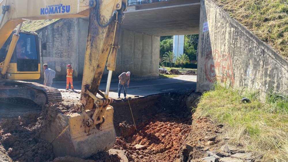 Obras da duplicação da BR-470 deixam viaduto da Fortaleza interditado em Blumenau