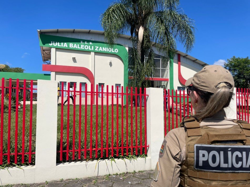 Regionais de Educação iniciam mobilização de segurança nas escolas com forças policiais em SC