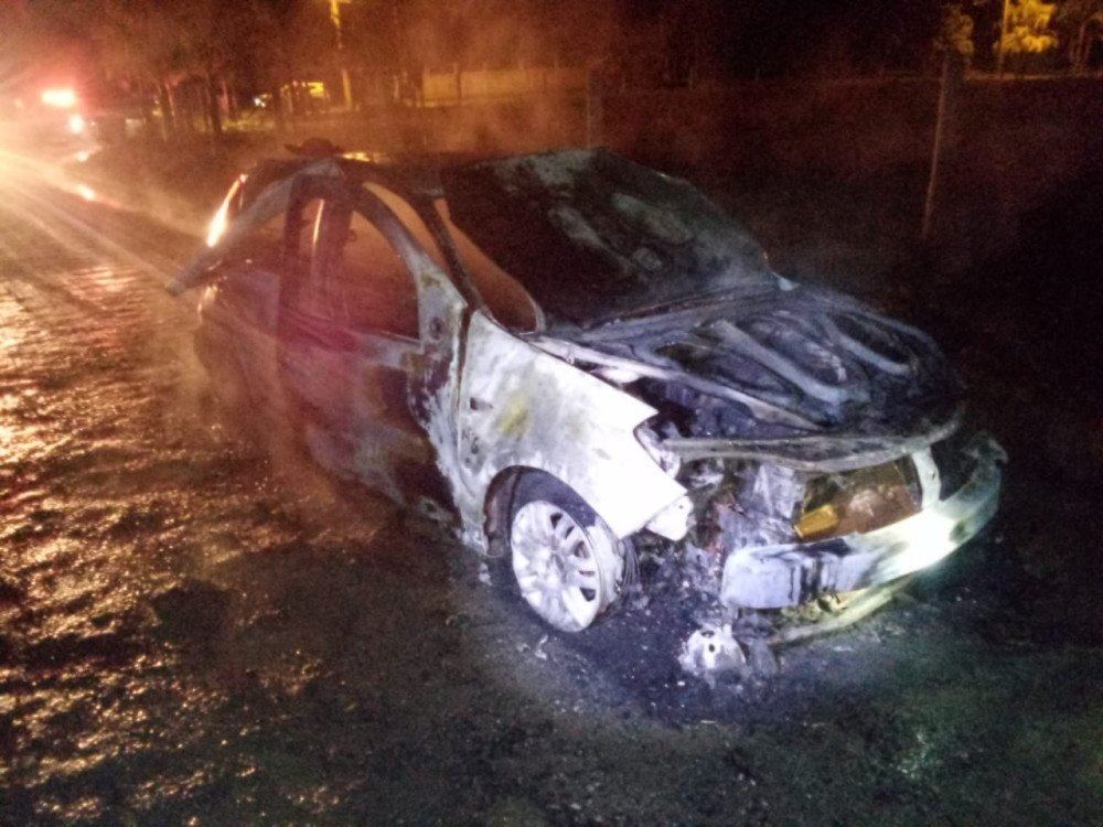 Incêndio em veículo mobiliza bombeiros no Alto Vale