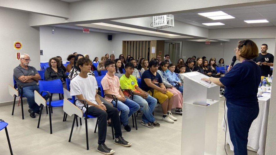 Programa de Iniciação ao Trabalho forma 39 adolescentes em Blumenau