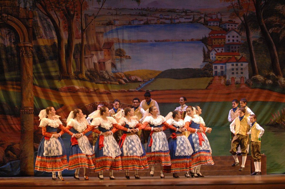 Festfolk começa dia 28 de abril em Blumenau