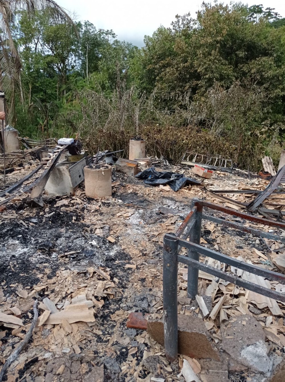 Polícia Civil segue três linhas de investigação no caso do casal encontrado morto em casa queimada em Rodeio