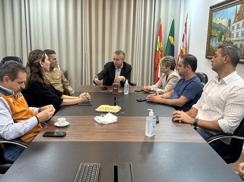Município e forças de segurança se reúnem para avaliar medidas de segurança adotadas em Blumenau
