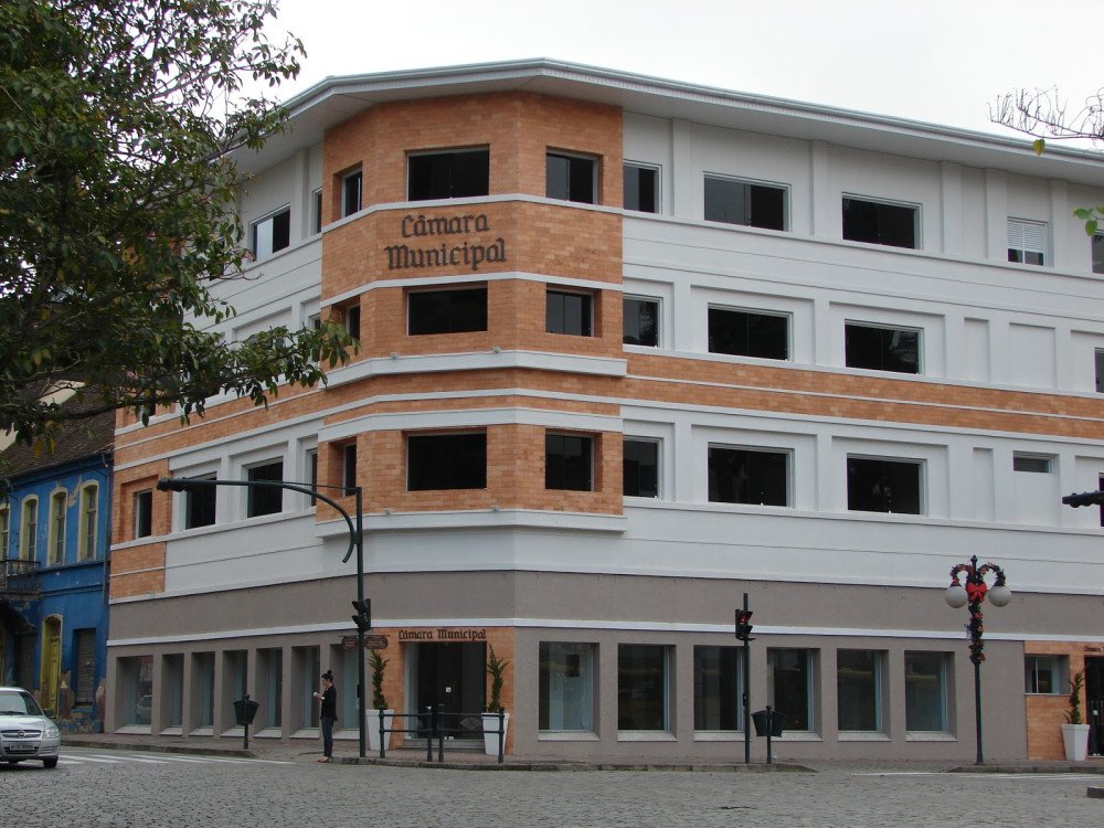 Vereadores de Blumenau aprovam criação de 15 novos cargos; Impacto financeiro é superior a R$ 1,5 milhão por ano