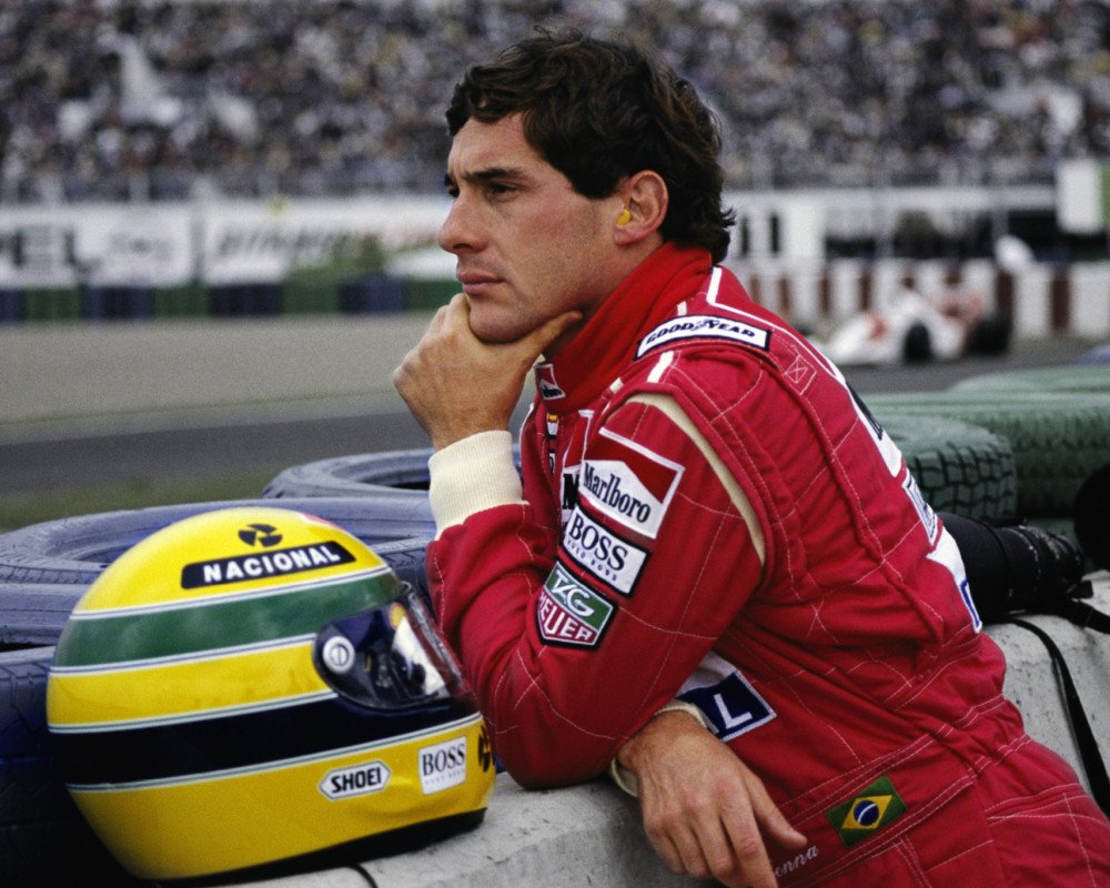 Redes sociais são tomadas por homenagens pelos 29 anos da morte de Ayrton Senna  