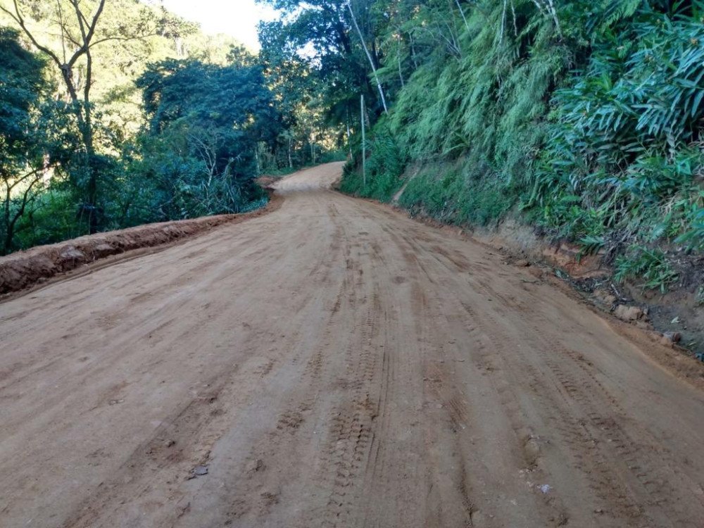 Rua Antônio Schmitz, em Gaspar, é liberada para o trânsito; via estava interditada por conta de obra de enrocamento