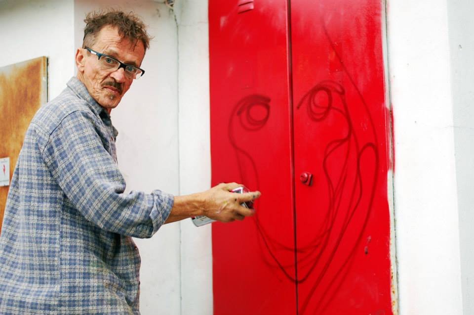 'De Risco em Risco': Obras do artista blumenauense Clóvis Truppel ganham exposição