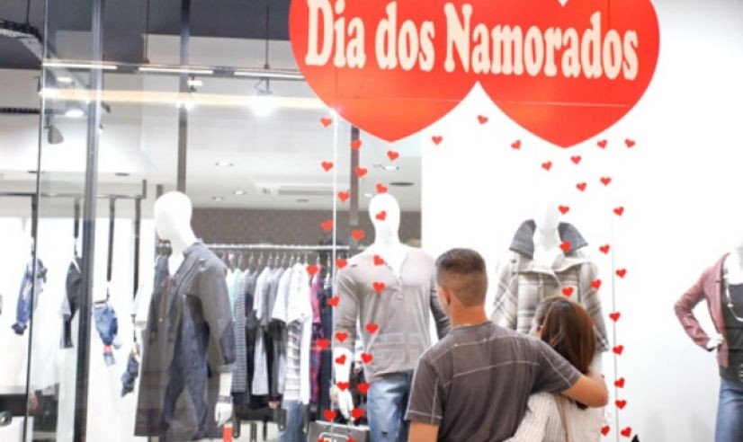 Dia dos Namorados: Catarinenses devem gastar, em média, R$ 196 em presentes