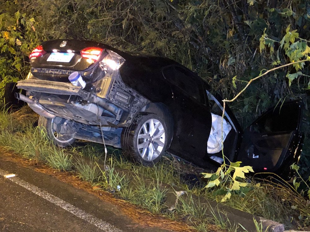 Vídeo: Saída de pista na Via Expressa, em Blumenau, deixa uma pessoa ferida