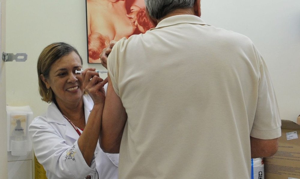Mutirão de consultas e multivacinação acontece neste sábado em Balneário Camboriú
