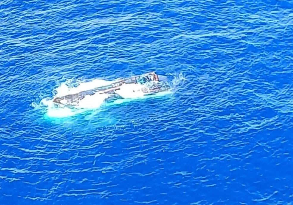 Empresa do barco que emborcou em SC diz que tripulantes eram ‘livres para embarcar ou não’