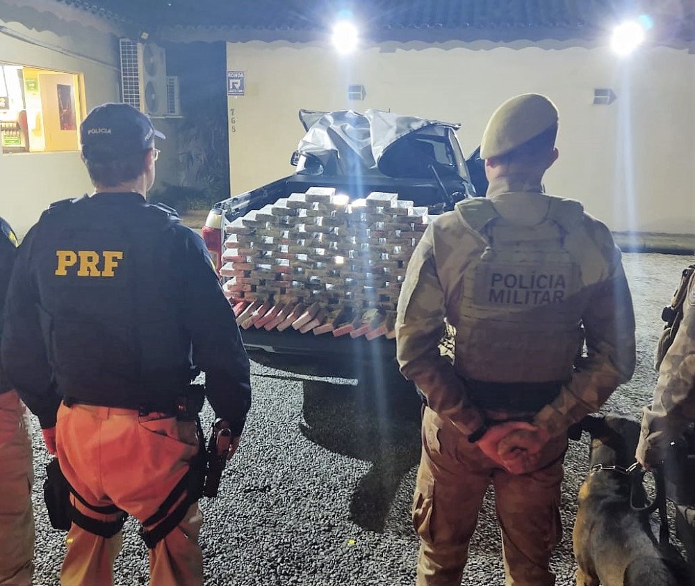 Carro é flagrado com mais de R$ 20 milhões em cocaína em Jaraguá do Sul, na BR-280