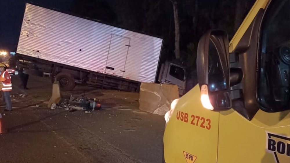 Grave acidente na BR-470 em Indaial deixa motociclista ferido