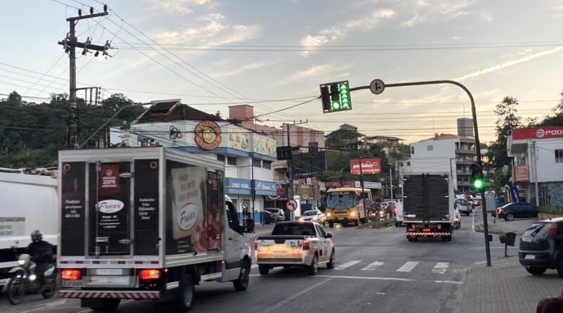 Novas lombadas eletrônicas em Gaspar começam aplicar multar a partir de julho