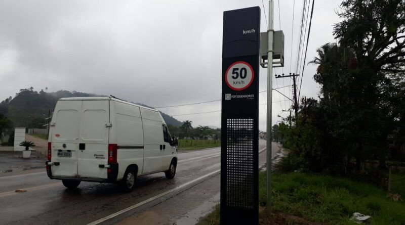 Márcia Pontes: o que poderia substituir a fiscalização eletrônica de velocidade?