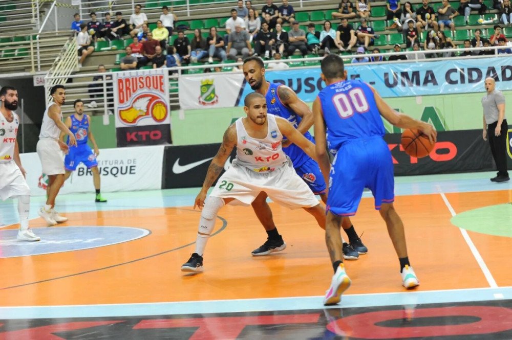 Copa SC de Basquete Adulto começa nesta quarta-feira em Brusque