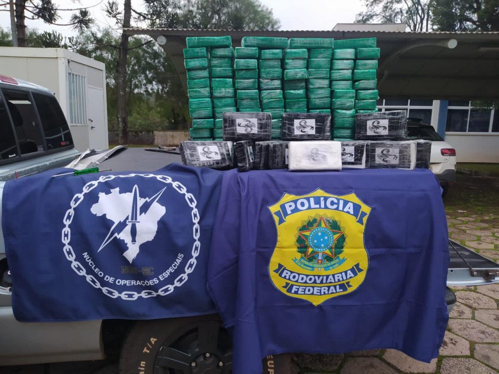 PRF apreende carga milionária de cocaína na BR-480 em Chapecó