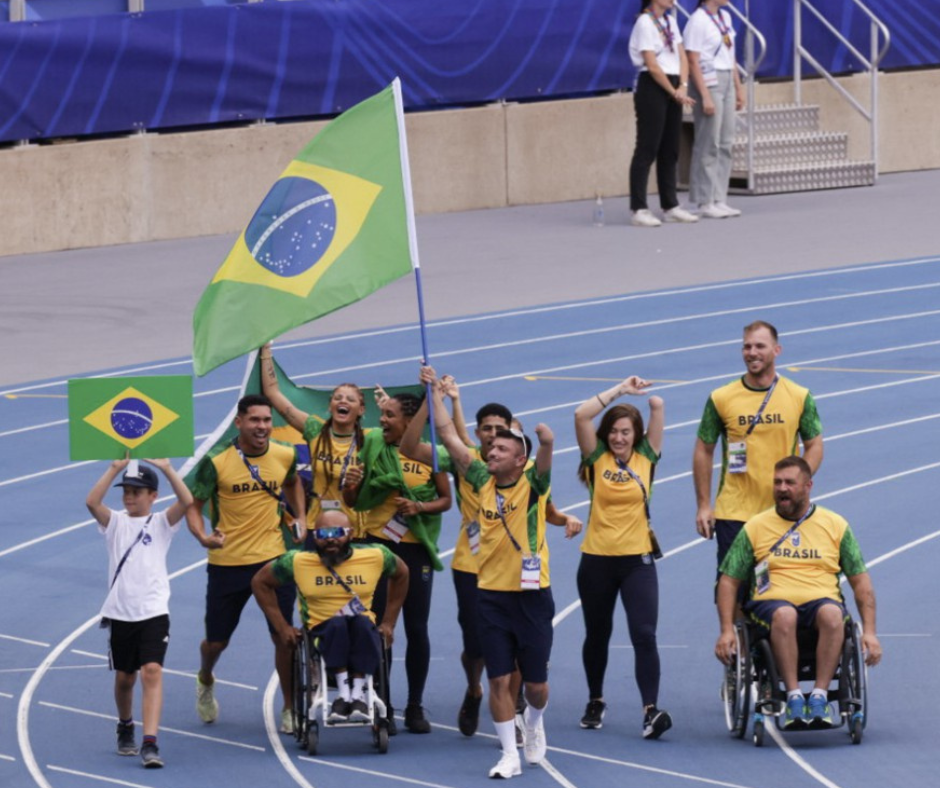 Atletas de Blumenau representam o Brasil no atletismo paralímpico em Paris