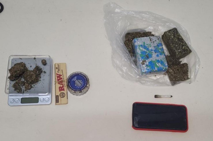 Homens são presos por posse de drogas em Blumenau
