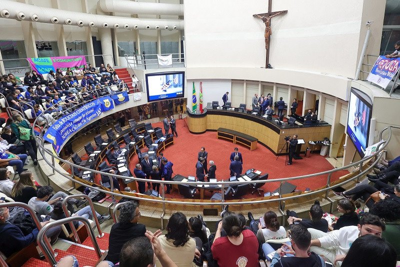 Alesc aprova 'Universidade Gratuita' e projeto vai começar ainda em 2023; entenda
