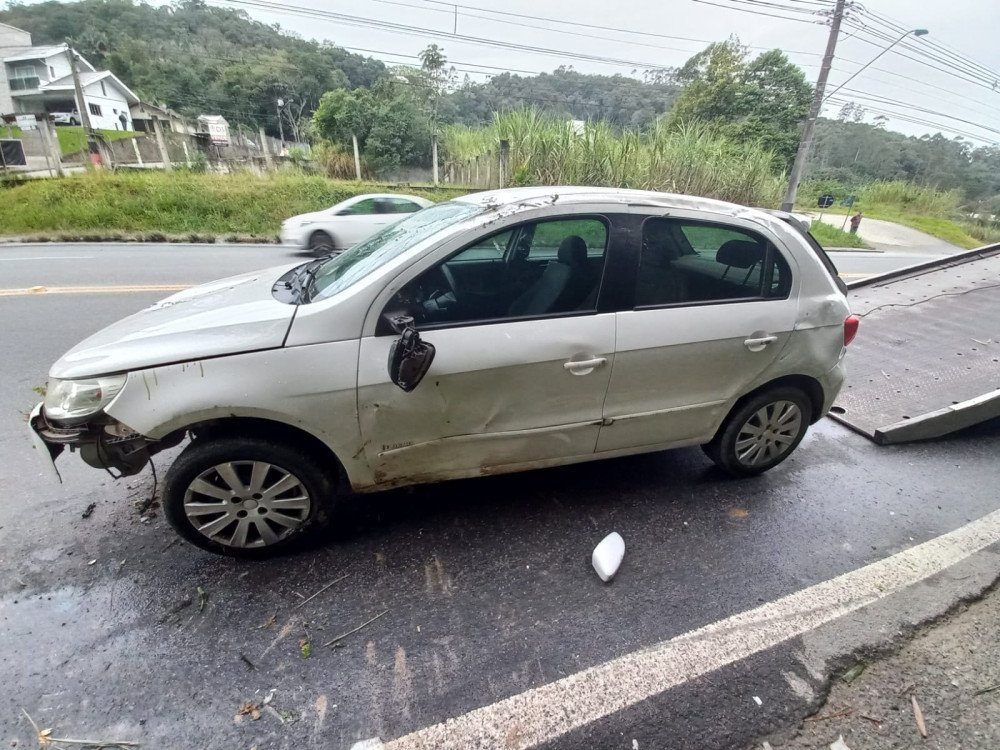 Acidente na SC-108 em Blumenau deixa uma pessoa ferida