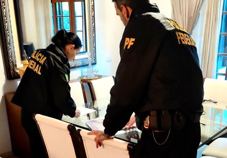PF faz operação para combater fraudes com criptomoedas em SC