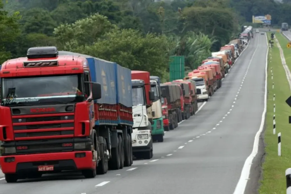 Vereadores de Gaspar aprovam Moção de Repúdio à decisão do STF de derrubar trechos da Lei dos Caminhoneiros