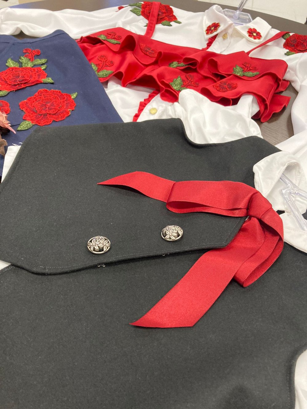 Figurino de grupos folclóricos inspira alunos de Design de Moda para releitura de trajes típicos germânicos