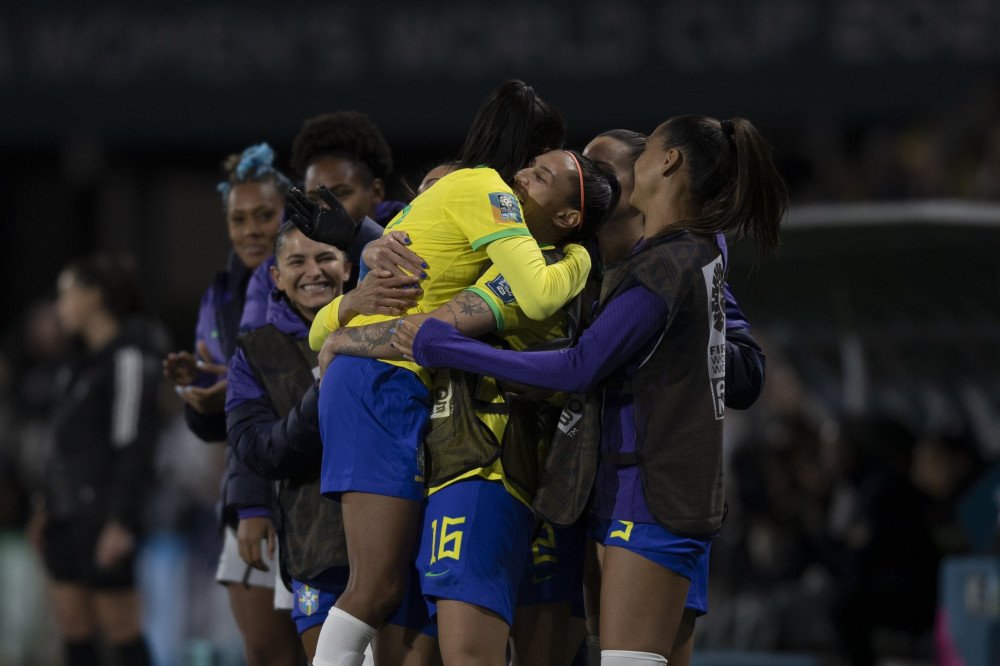 Seleção Brasileira feminina estreia com goleada na Copa do Mundo