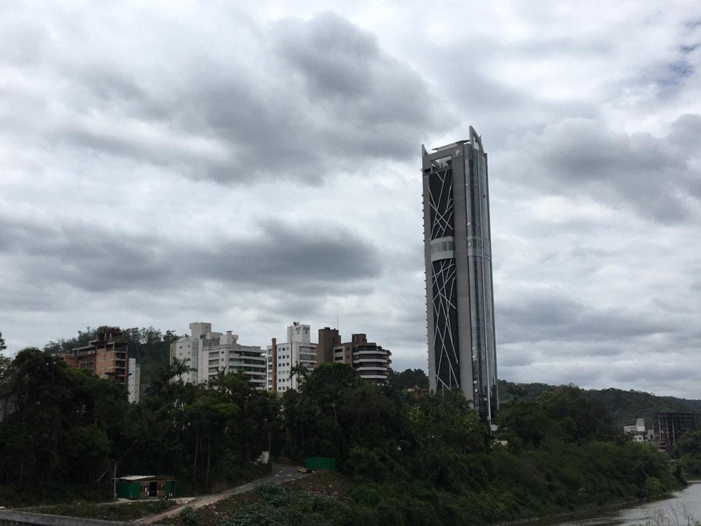 Previsão do tempo: Sexta-feira com possibilidade de chuvas isoladas em Blumenau