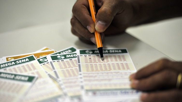 Mega-Sena: ninguém acerta as seis dezenas e prêmio vai a R$ 40 milhões