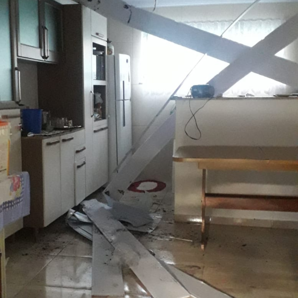 Princípio de incêndio em casa de Gaspar, mobiliza bombeiros na manhã deste sábado