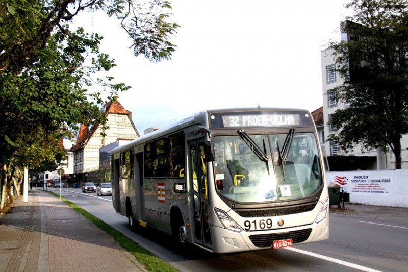Com retorno das aulas, linhas escolares do transporte coletivo de Blumenau voltam nesta segunda