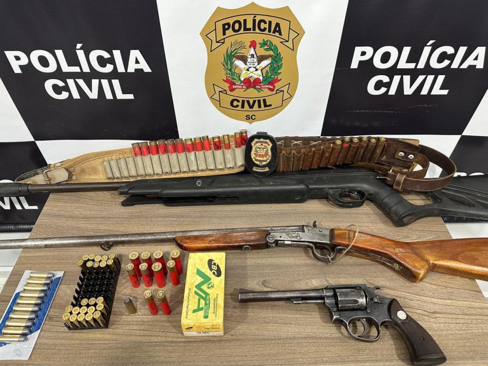 Homem é preso em flagrante com armas de fogo e munições em Ascurra