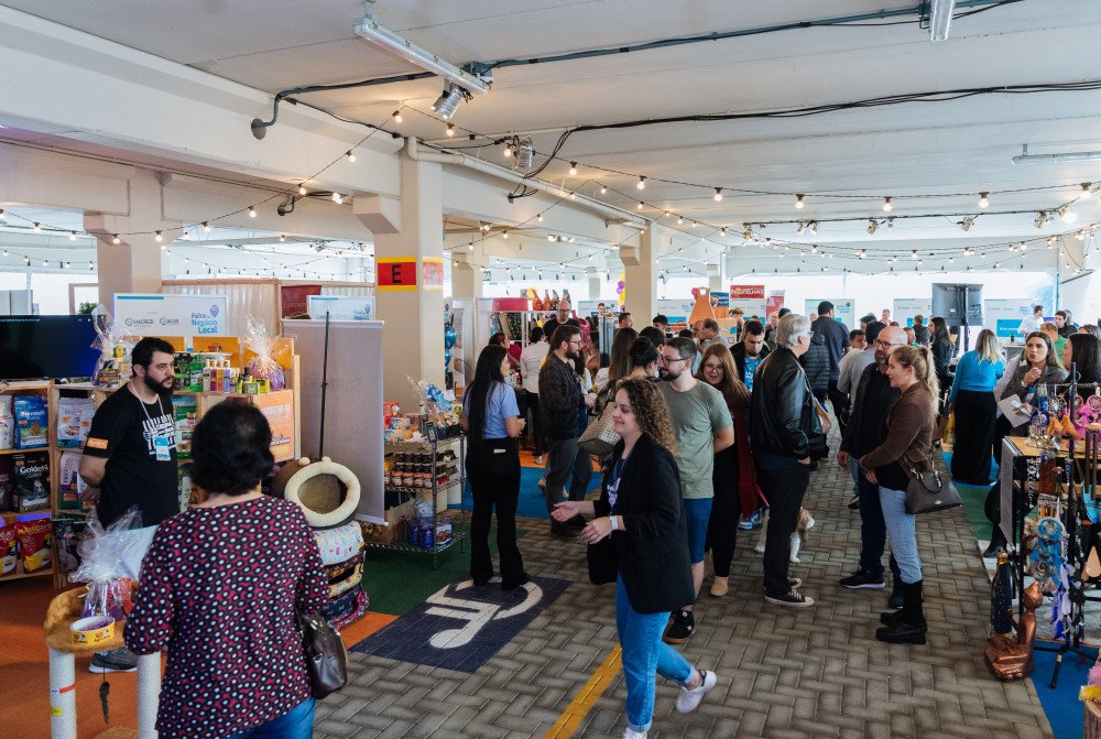 Feira do Negócio Local promove empreendedores de Blumenau; próxima edição acontece neste mês