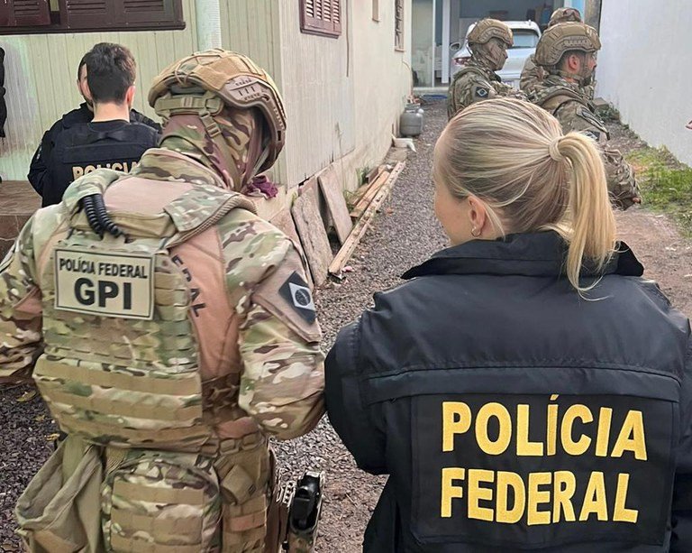 PF cumpre mandados no RS e SC em investigação de tráfico de drogas e lavagem de dinheiro