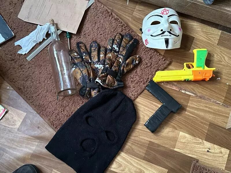 Adolescentes de SC suspeitos de planejarem ataque mantinham pornografia infantil no celular