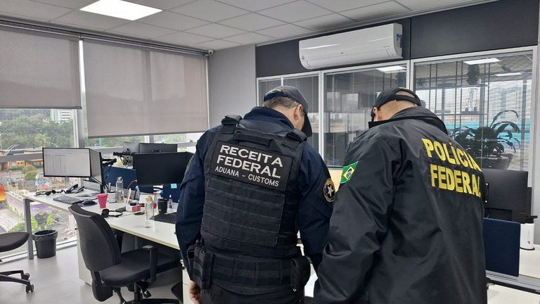Operação da Polícia Federal desarticula esquema de contrabando de brinquedos em SC