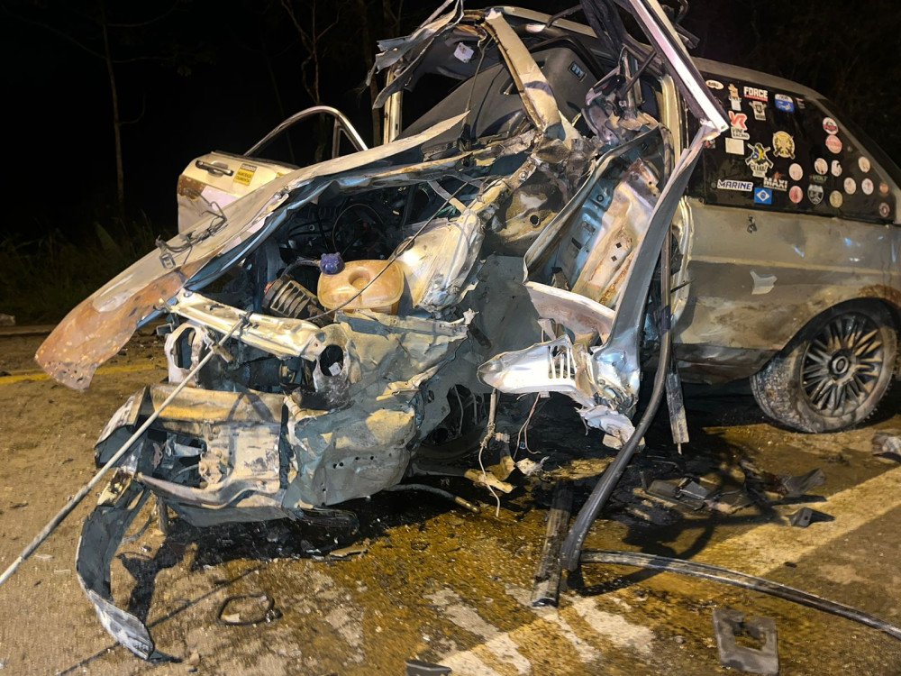Motorista fica preso às ferragens após grave acidente em Ascurra