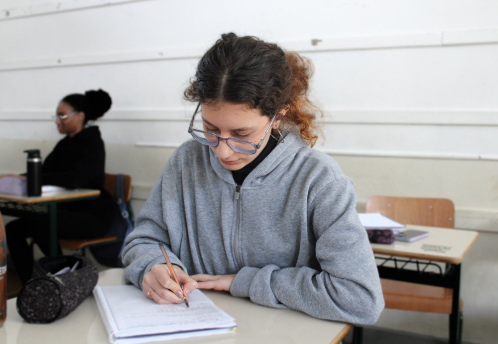 Abertas as inscrições para estudantes de SC que querem participar do plano de estudos intensivo gratuito do Enem