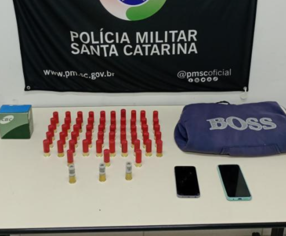 Casal é preso em Blumenau por posse irregular de munições de arma de fogo