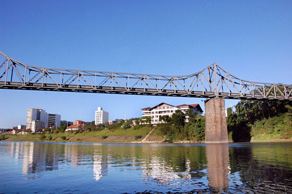 Trânsito na Ponte de ferro, em Blumenau, ficará fechado neste domingo para escaneamento 3D