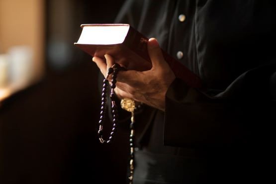 Padre condenado por abuso sexual no Alto Vale terá que indenizar vítima em R$ 50 mil