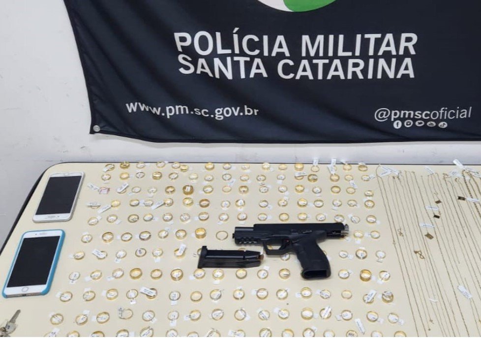 Polícia recupera joias roubadas e prende suspeito em Blumenau; valor pode ultrapassar R$ 100 mil