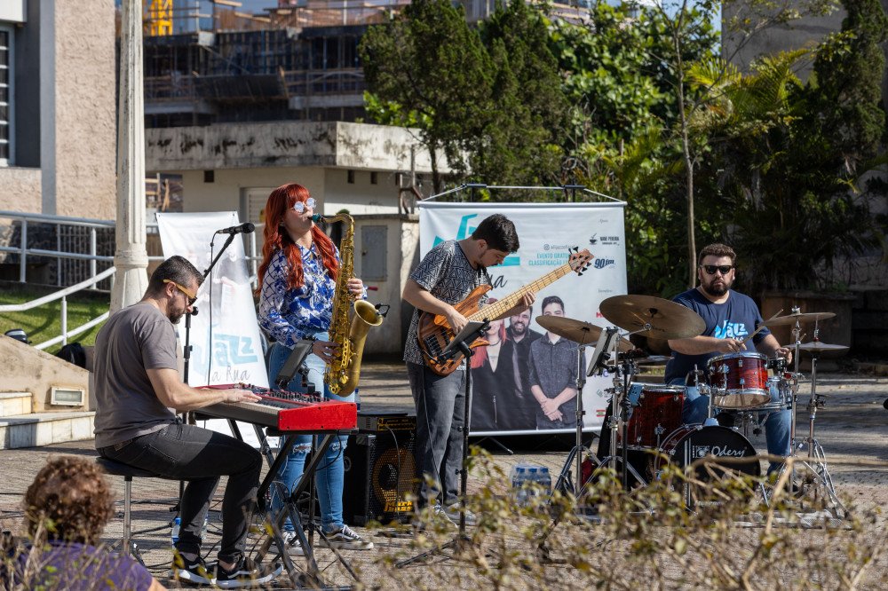 Festivais movimentam cidades do Vale do Itajaí com música e gastronomia neste fim de semana