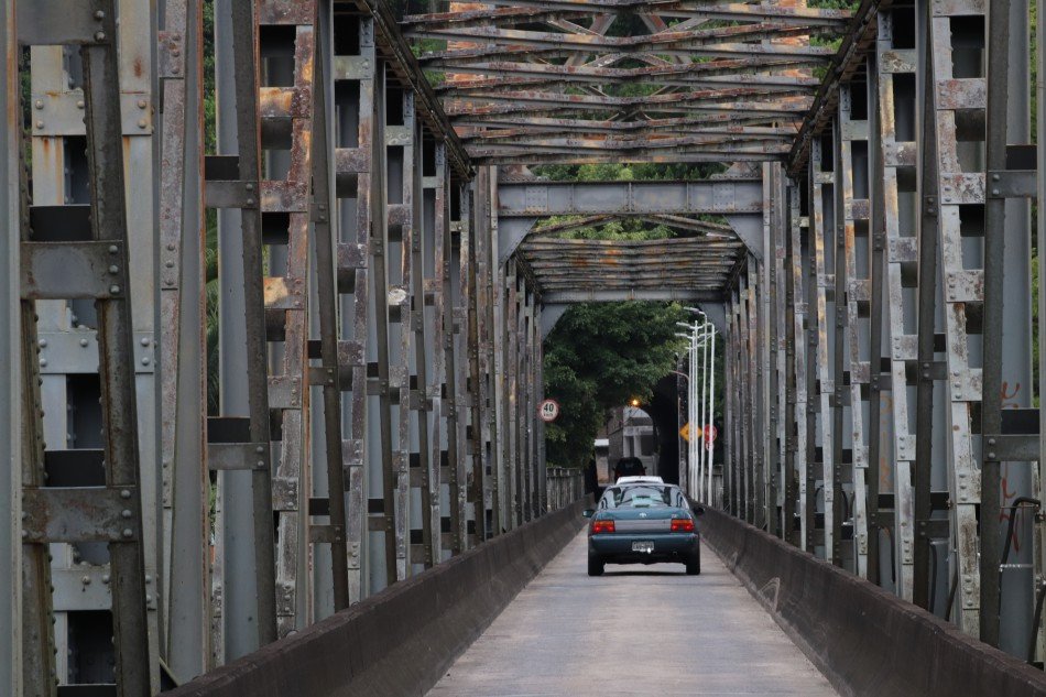 Ponte de Ferro fica interditada para trânsito de veículos durante este domingo