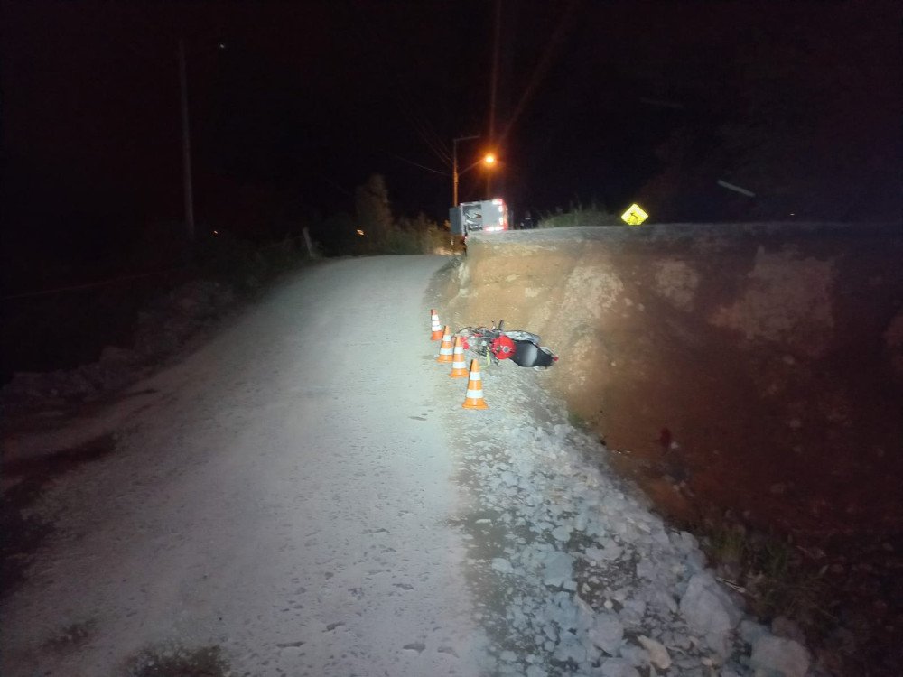 Identificado motociclista de 46 anos que morreu após saída de pista na SC-477 em Doutor Pedrinho